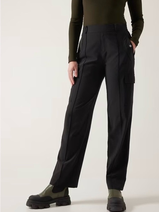 Athleta Pants - Athleta Vienna Cargo Pant in Black - Size 8 - EUC